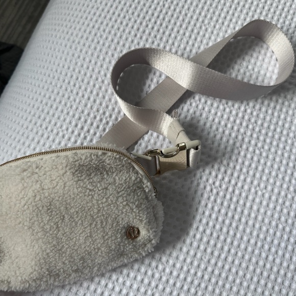 Lululemon Fuzzy Belt Bag - Picture 3 of 3